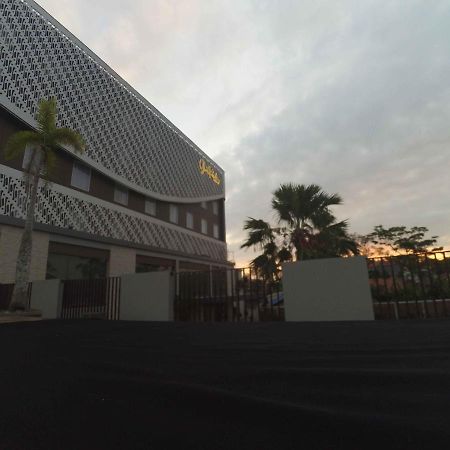 Grand Kolopaking Hotel Kebumen Zewnętrze zdjęcie
