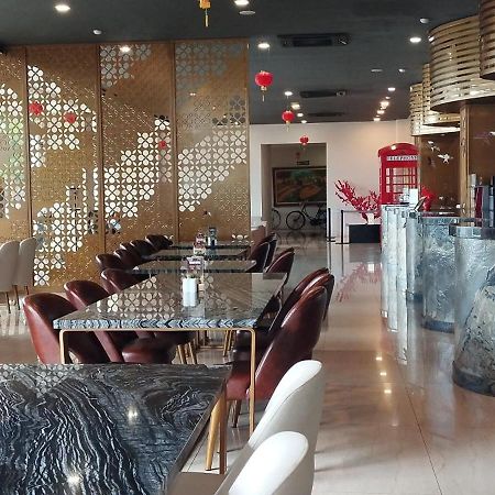 Grand Kolopaking Hotel Kebumen Zewnętrze zdjęcie