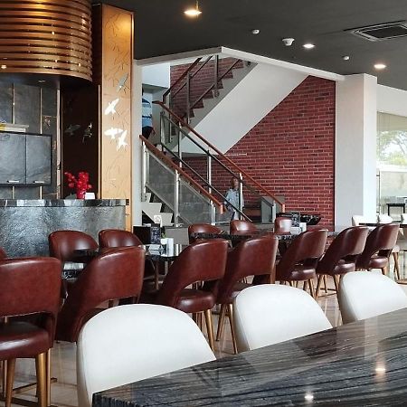 Grand Kolopaking Hotel Kebumen Zewnętrze zdjęcie