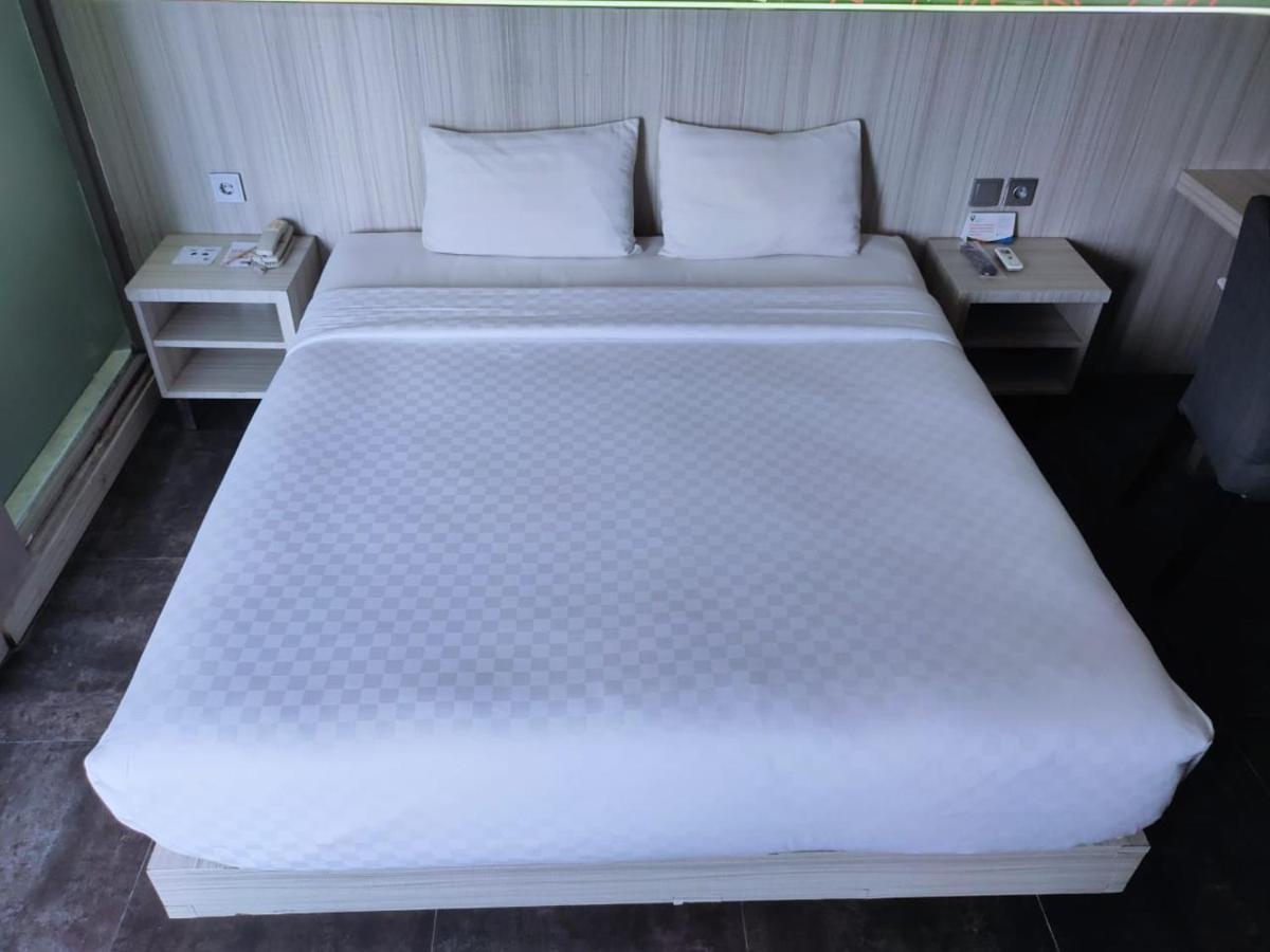 Grand Kolopaking Hotel Kebumen Zewnętrze zdjęcie