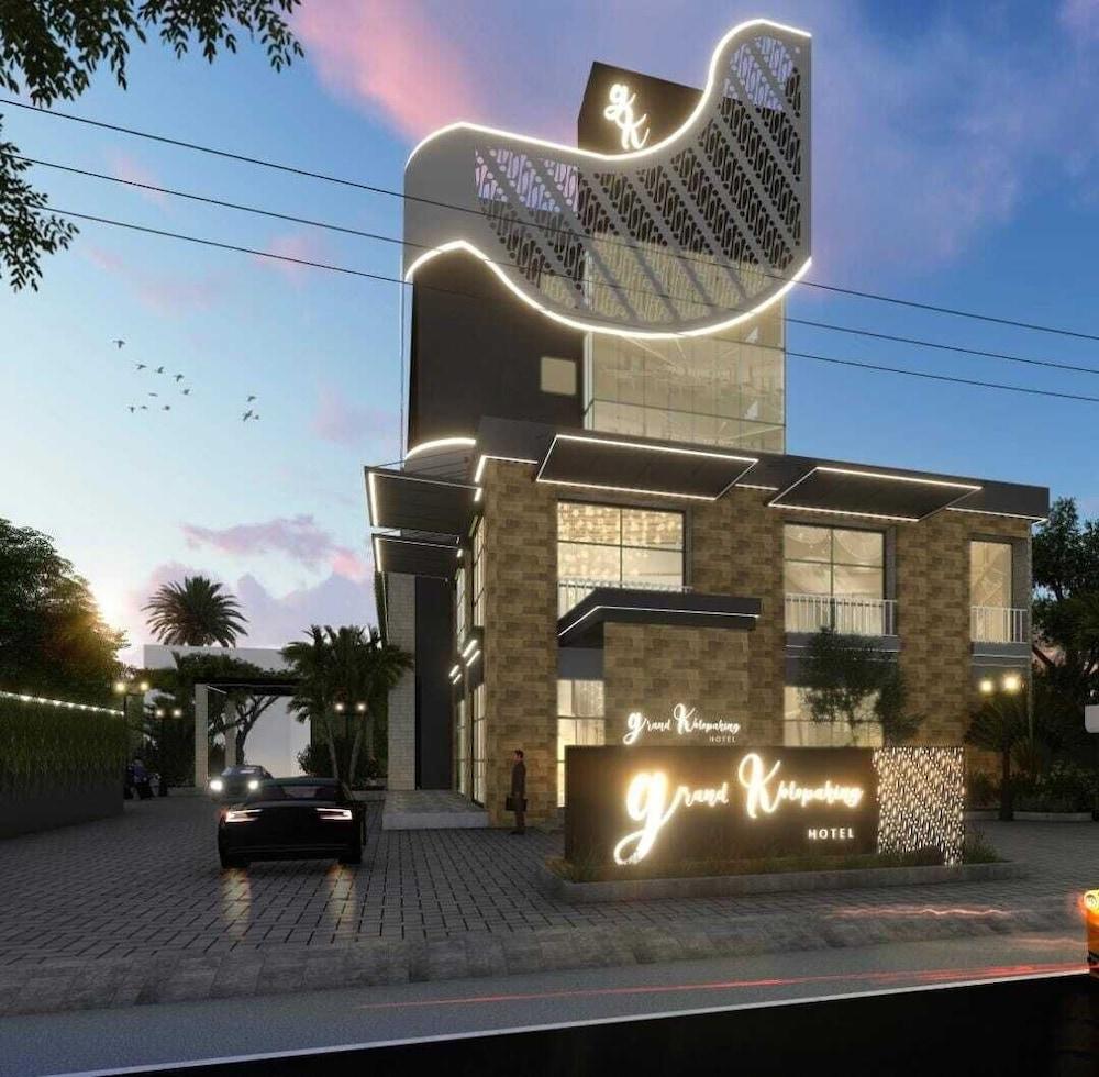 Grand Kolopaking Hotel Kebumen Zewnętrze zdjęcie